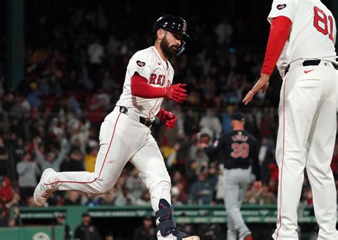 Red Sox shuffle bullpen and send Connor Wong on paternity leave.